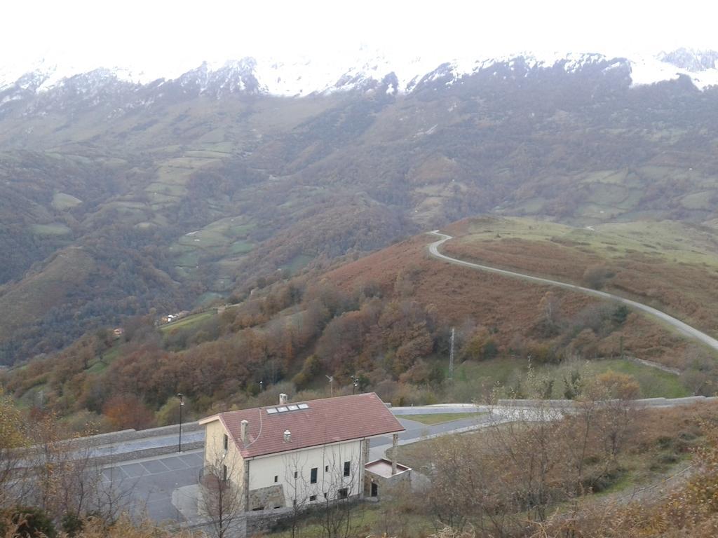 Auberge de jeunesse Mirador Del Angliru à Riosa Extérieur photo